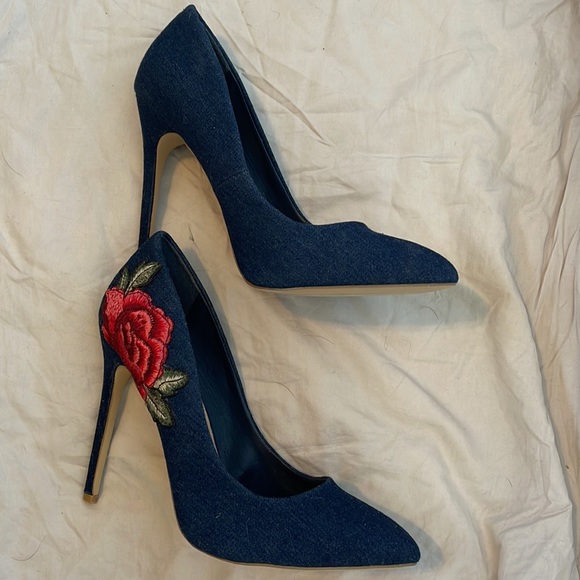 Simona Detailed Pumps - Picture 7 of 9